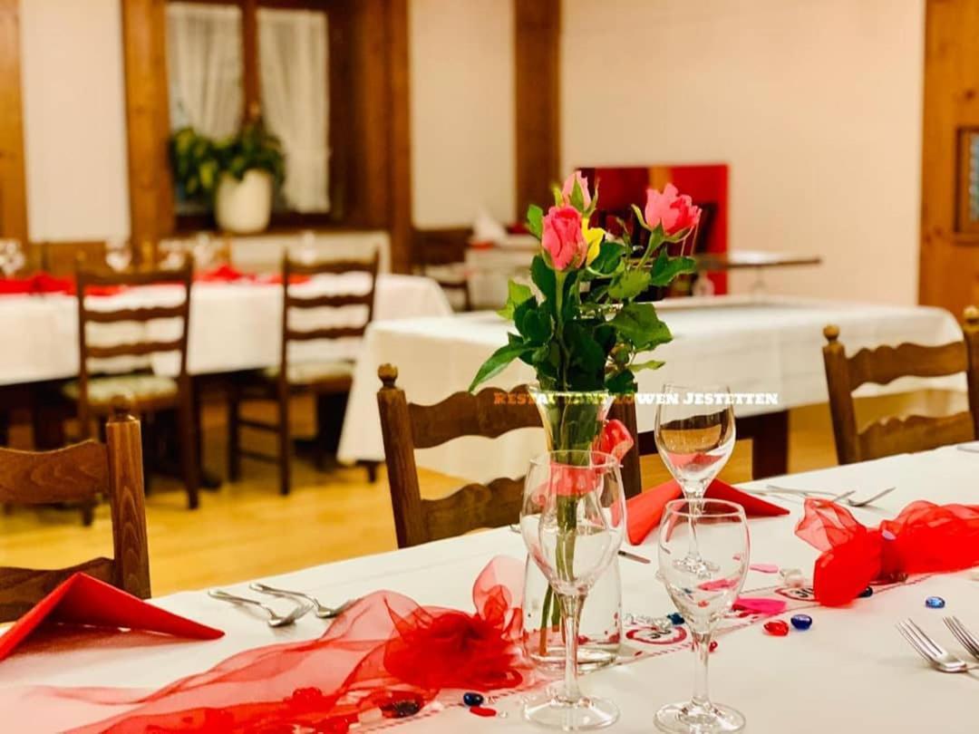 Hotel-Restaurant Zum Loewen Jestetten Extérieur photo